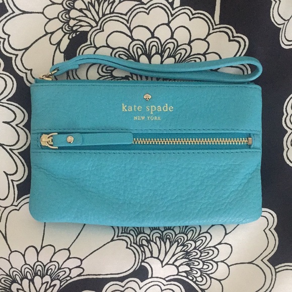 kate spade Handbags - Kate Spade Wristlet